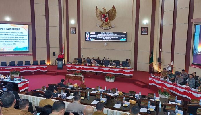 Hanya Disaksikan 8 Anggota DPRD Medan, APBD Pemko Medan Rp 7,86 Triliun Disahkan