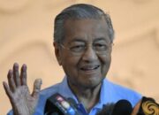 Kalah Pemilu, Mahathir Ingin Fokus Tulis Sejarah
