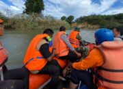 Relawan Pramuka Bantu Basarnas Cari Bocah Hanyut Di Sungai Barumun