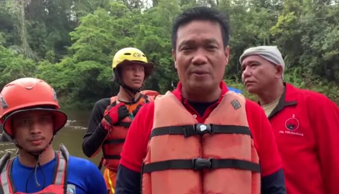 Wabup Humbahas Turun Melakukan Pencarian Korban Hanyut Di Simonggo