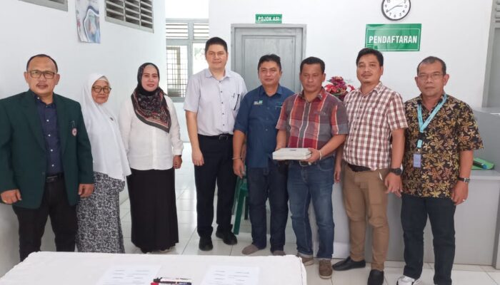 Bantuan Alat Resusitasi Klinik Pratama Socfindo