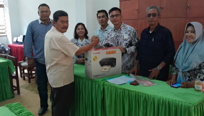 Panitia HUT DPP IKA SMP Negeri 12/14 Beri Bantuan Kepada Almamater
