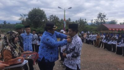 HUT Ke-77 PGRI Di Destinasi Sampuraga,<br>20 Guru Madina Dapat Penghargaan