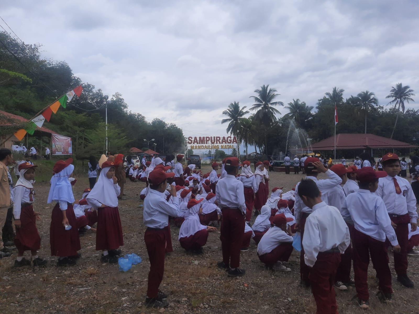 HUT Ke-77 PGRI, 20 Guru Madina<br>Dapat Penghargaan Presiden RI