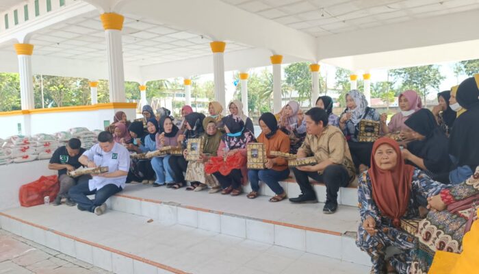Nikmat Jumat Bersama Penyapu Jalan