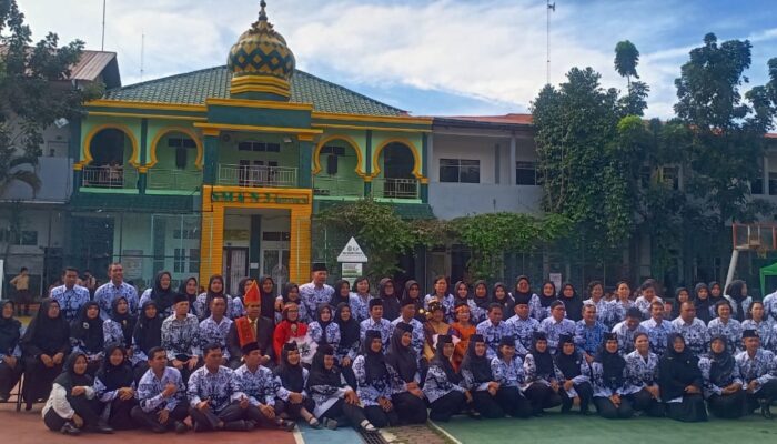 Guru Harus Jadi Teladan Garda Terdepan Bagi Kemajuan Siswa
