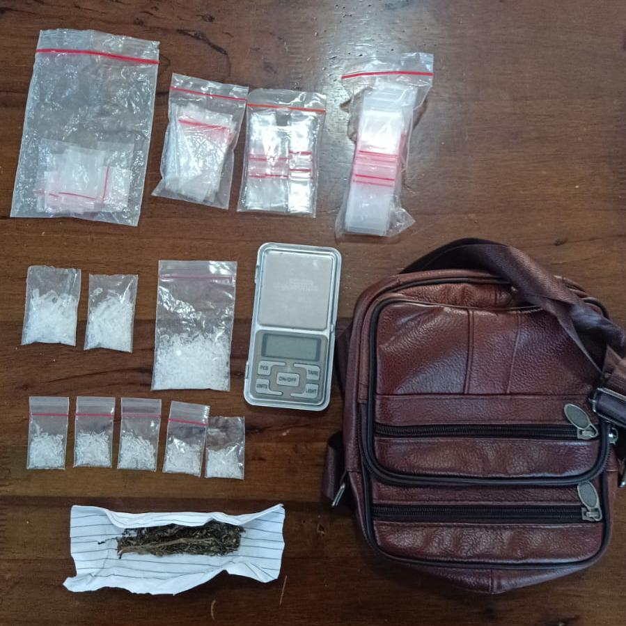Polisi Tangkap Pria Warga Serbalawan Pemilik Puluhan Gram Sabu Polisi Tangkap Pria Warga Serbalawan Pemilik Puluhan Gram Sabu