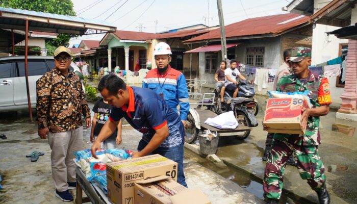 FT Medan Group Salurkan Bantuan Sembako Bagi Korban Banjir