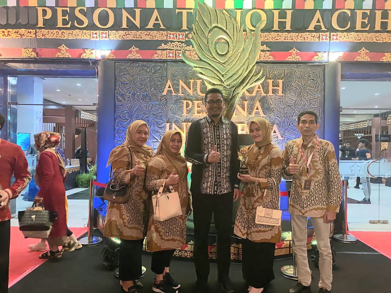 Marthunis Antarkan Lokan Badaruk Raih Juara 1 Nominasi API Makanan Tradisional Aceh Singkil