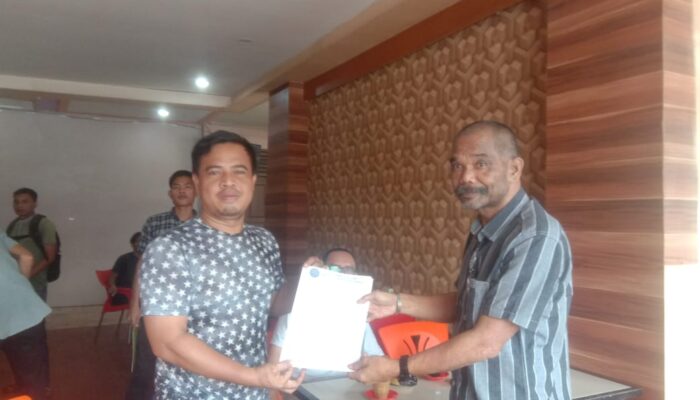 Ketua DPD Himpak Subulussalam Serahkan SK DPP