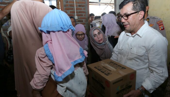Bakri Siddiq Antar Bantuan Untuk Anak Penderita Stunting