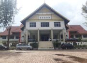 Gelas-gelas Kaca Di Ruang Banggar DPRK Aceh Tamiang