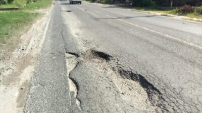 Pembangunan Tol Dikebut, Jalan Nasional Yang Bertabur Lubang Di Langkat Diabaikan