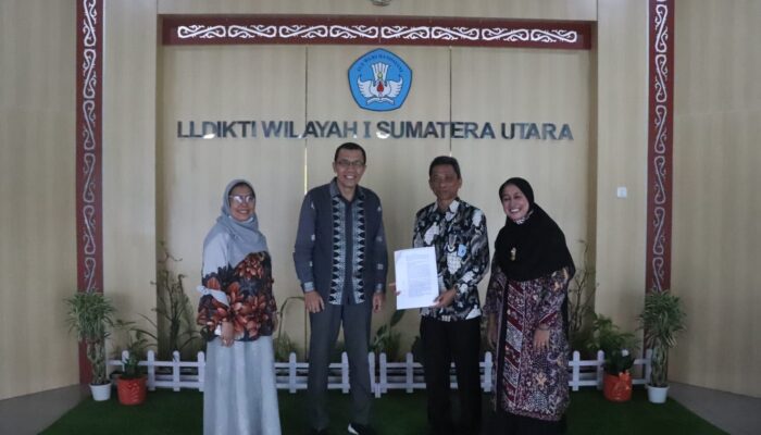 Rektor UISU Terima SK Prodi PPG Bahasa Indonesia Dan Matematika