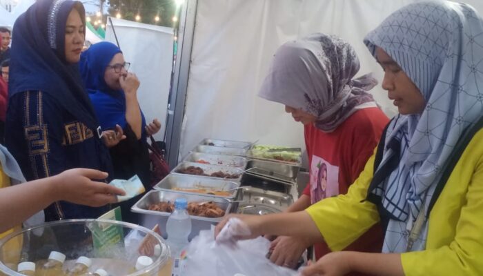 Safira Populerkan Nasi Kapau Uni Dar