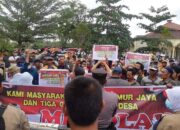 Kepala Kampong Tak Dilantik Viral Di YouTube Disusul Aksi Warga Turun Ke Jalan