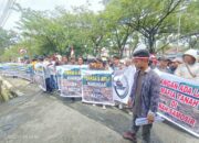 AGPM Samosir Geruduk Kejatisu, Meminta Oknum Mafia Tanah Di APL Tele Diadili