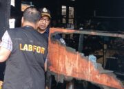 Tim Labfor Poldasu Olah TKP Gedung RSU Kabanjahe Yang Terbakar