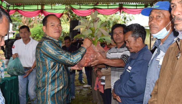 Reses Di Dolokmargu, Irwan Simamora Salurkan Sejumlah Bantuan