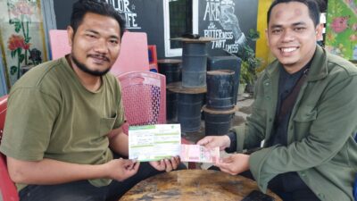 <em>DD Waspada Terima Donasi Gempa Cianjur dari BKPRMI Desa Saentis</em>