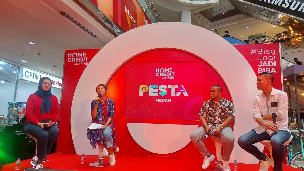 NARASUMBER di acara PESTA 2022 Home Credit di Plaza Medan Fair, Rabu (2/11). Waspada/Yuni Naibaho