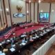 Wali Kota Medan M Bobby Afif Nasution dalam nota jawabannya terhadap Ranperda tentang penyelenggaraan perlindungan anak dalam rapat paripurna di gedung DPRD Medan, Senin (7/11). Waspada/Yuni Naibaho