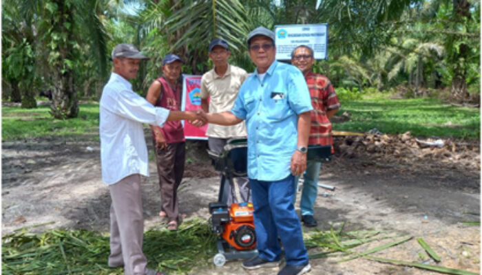 Dosen Polmed Rancang Mesin Pencacah Daun Sawit Perajin Kompos
