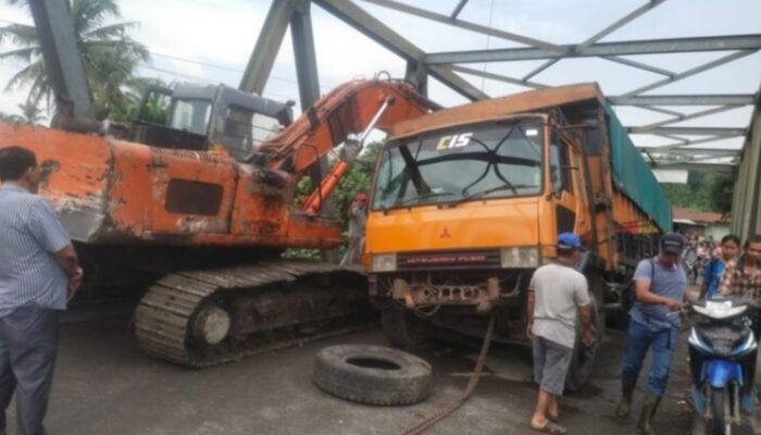 Kondisi Memprihatinkan Jembatan Sei Ular Titi Besi Diperbaiki Seadanya