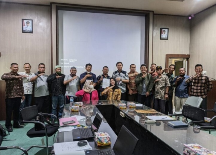 KEGIATAN Forum Diskusi Daerah (FDD) yang menawarkan sistem terbaru dan teknologi informasi dan komunikasi mengembangkan model bisnis pertanian terbaru model closed loops untuk petani melon Kabupaten Asahan, belum lama ini. Waspada/ist