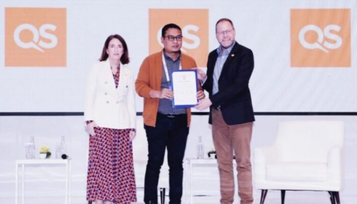 UMSU Terima Sertifikat 4 Stars Dari QS Asia Pacific Summit