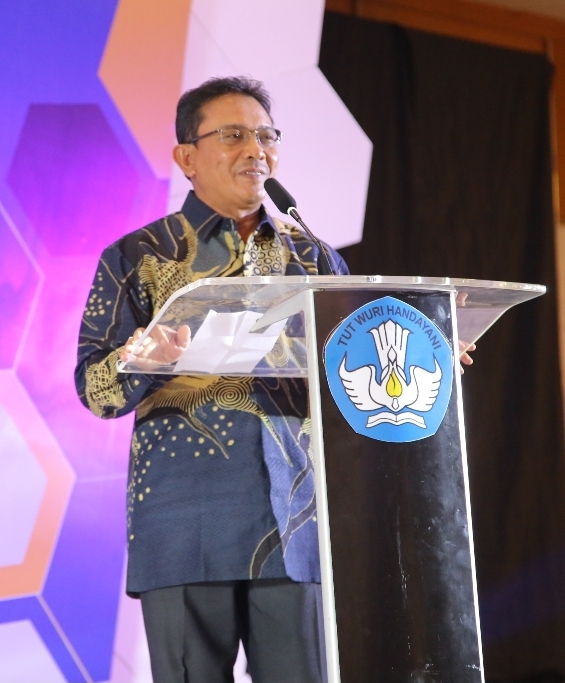 Urgensi Peran Doktor Muda Menuju Indonesia Emas 2045