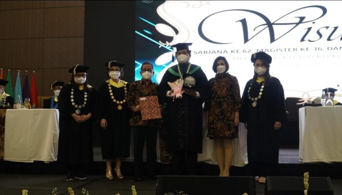 324 Wisudawan Ukrida Siap Masuki Dunia Kerja