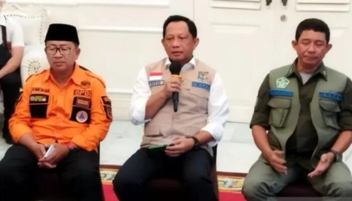 Mendagri Imbau Kepala Daerah Hibahkan Dana BTT Bantu Korban Gempa Cianjur