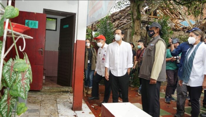 Tinjau Lokasi Gempa Cianjur, Mendikbudristek: Prioritaskan Keselamatan Warga Pendidikan