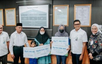 Cegah Keluarga Miskin Baru, Menko PMK Harap PHK Jadi Jalan Terakhir