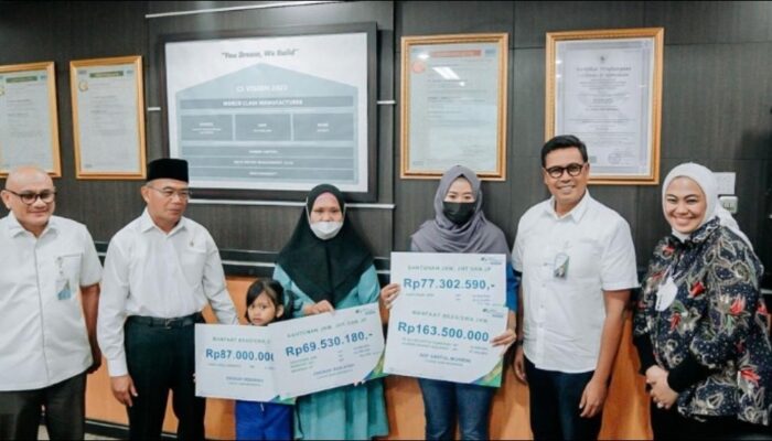 Cegah Keluarga Miskin Baru, Menko PMK Harap PHK Jadi Jalan Terakhir