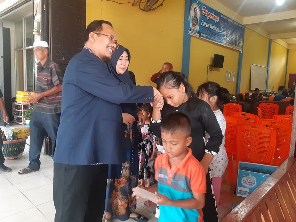Ketua DPD Partai Nasdem Palas, Santuni Anak Yatim Dan Jompo