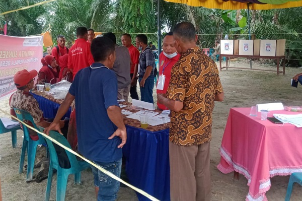 Pemungutan Masih Berjalan, Bupati Zahir Tinjau Pelaksanaan Pilkades Serentak Pemungutan Masih Berjalan, Bupati Zahir Tinjau Pelaksanaan Pilkades Serentak