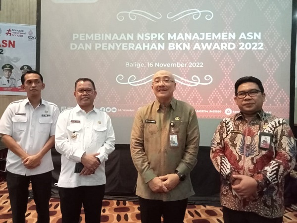 Bupati Toba Terima Penghargaan BKN Award 2022