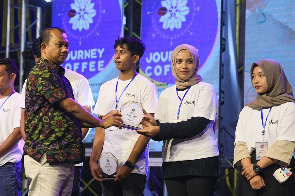 Even Journey Coffee Berlangsung Sukses, Danar Widianto Hipnotis Pengunjung