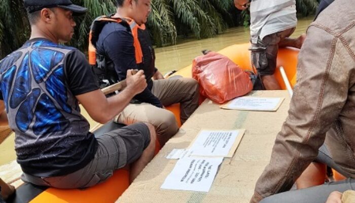 Tim SAR Berhasil EvakuasiJenazah Terjebak Banjir Di Jalinsum Seumadam