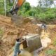 Satgas TMMD ke-115 Kodim 0102/Pidie memasang box culvert di lokasi jalan yang baru dibuka di Gampong Trieng Cudo Baroeh, Kecamatan Tiro/Truseb, Kabupaten Pidie, Minggu (7/11) Waspada/IST