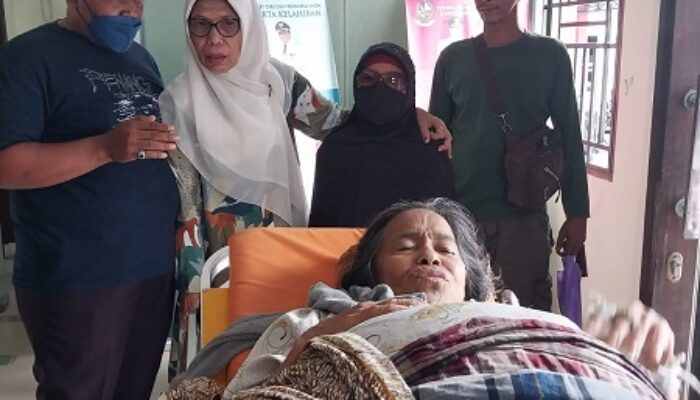 Sekretaris Fraksi Demokrat DPRD DS Boyong Warga Sunggal Rekam Data Kependudukan