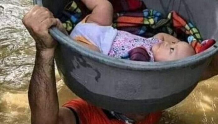 Banjir Aceh Tamiang Tak Surutkan Semangat Seorang Ayah