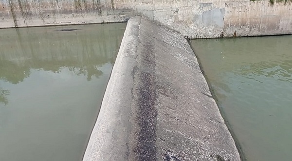 Intake PDAM Tirtasari Binjai dalam keadaan kering akibat air sungai tidak dapat masuk. (Waspada/Ria Hamdani)