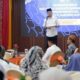 Pj. Gubernur Aceh, Achmad Marzuki, saat memberikan sambutan dan arahan pada acara penyerahan bonus bagi peserta juara MTQ Nasional ke XXIX Banjarmasin, Kalsel, di Restoran Meuligoe Gubernur Aceh, Rabu, (9/11) sore. (Waspada/Zafrullah)