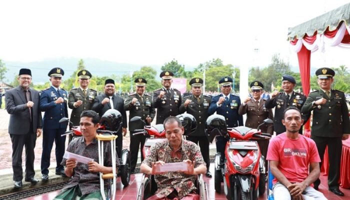 Di Hari Pahlawan, Aceh Besar Bantu Disabilitas