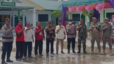 Pemungutan Masih Berjalan, Bupati Zahir Tinjau Pelaksanaan Pilkades Serentak Pemungutan Masih Berjalan, Bupati Zahir Tinjau Pelaksanaan Pilkades Serentak