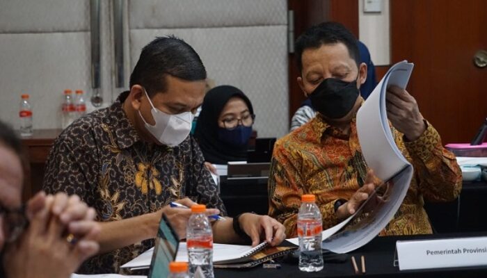 Pj Gubernur Achmad Marzuki Presentasikan Uji Publik Keterbukaan Informasi
