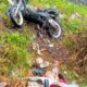 Kondisi sepeda motor Honda Scoopy milik korban rengsek akibat diseruduk kereta api/ (waspada/Ist)